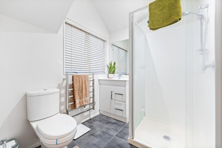 Photo of property in 305 Royal Road, Massey, Auckland, 0614
