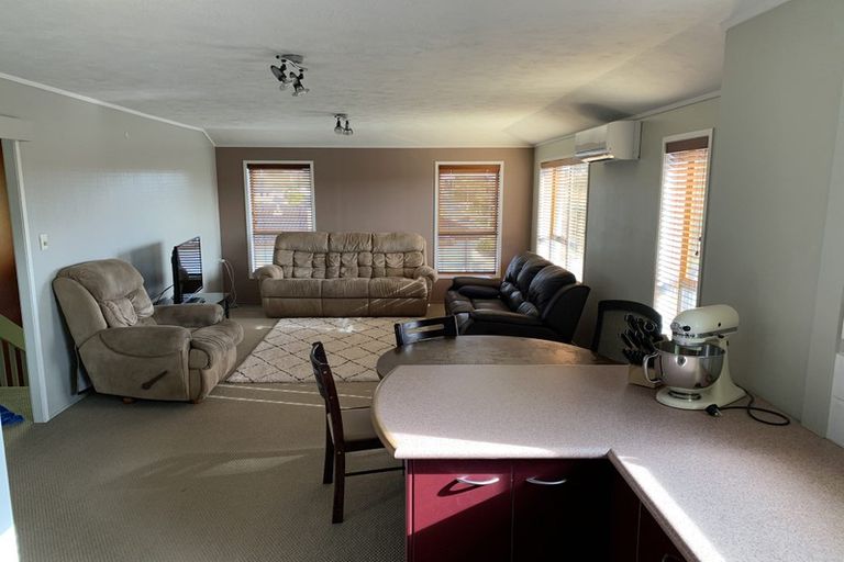 Photo of property in 1/16 Hart Road, Hauraki, Auckland, 0622