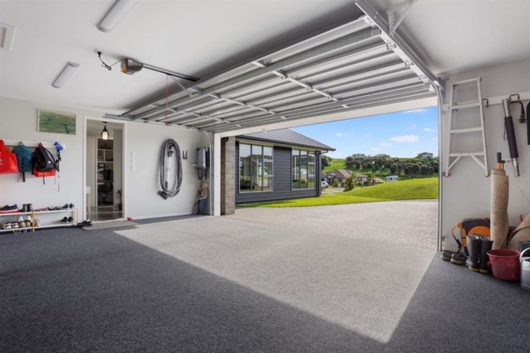 Photo of property in 21 Greystone Place, Omokoroa, 3114