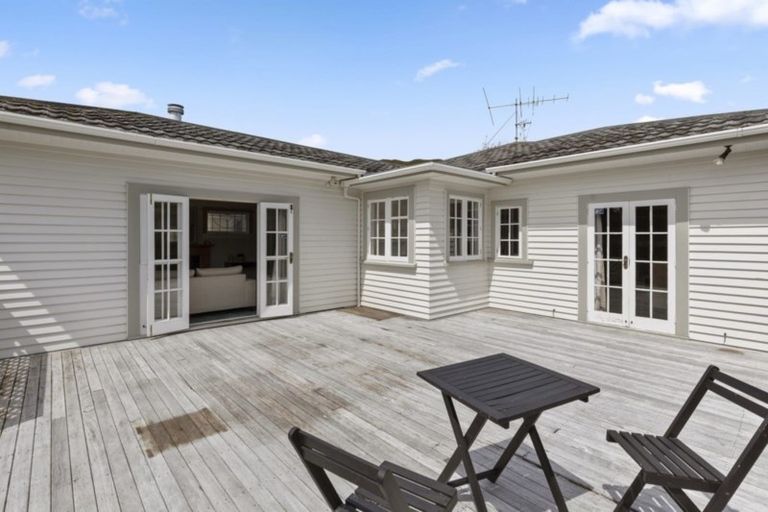 Photo of property in 13 Norton Park Avenue, Fairfield, Lower Hutt, 5011