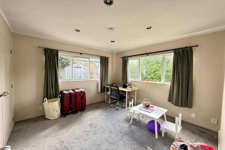 Photo of property in 10a Olwyn Place, Greenhithe, Auckland, 0632