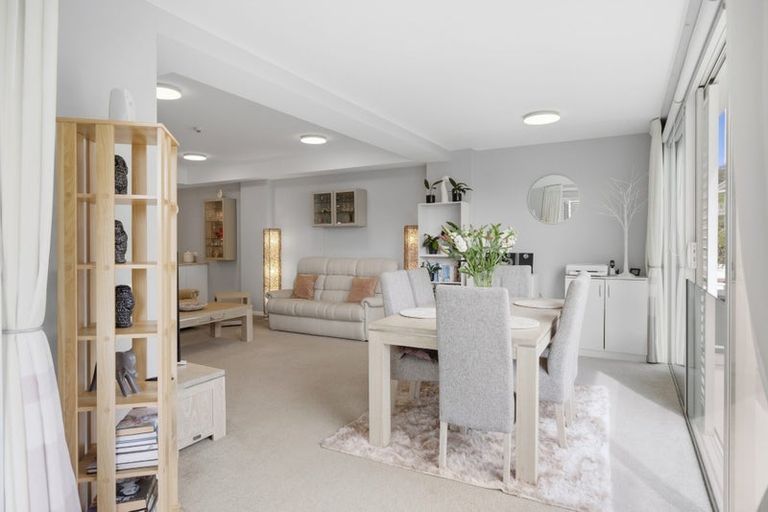 Photo of property in 107 Panorama Heights, Orewa, 0931
