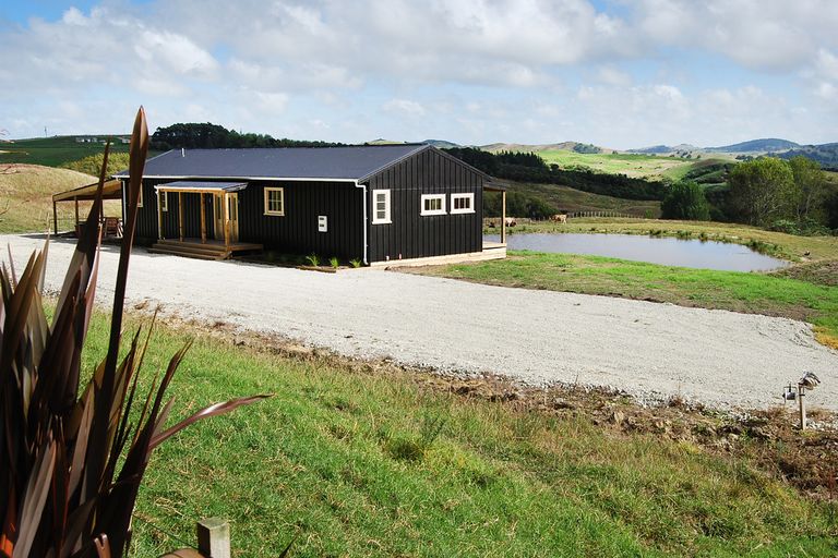 Photo of property in 956c Oneriri Road, Kaiwaka, 0573