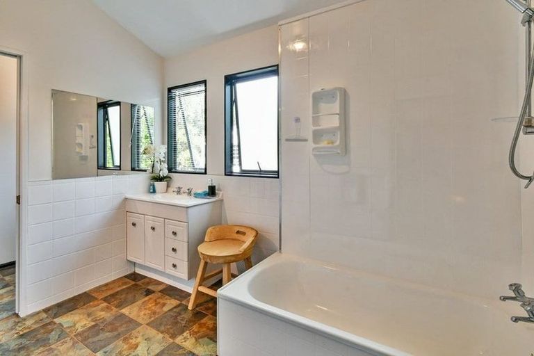 Photo of property in 14 Cameron Place, Drury, 2113