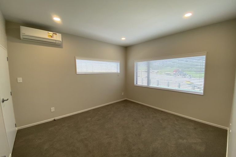 Photo of property in 8 Tagish Way, Orewa, 0931