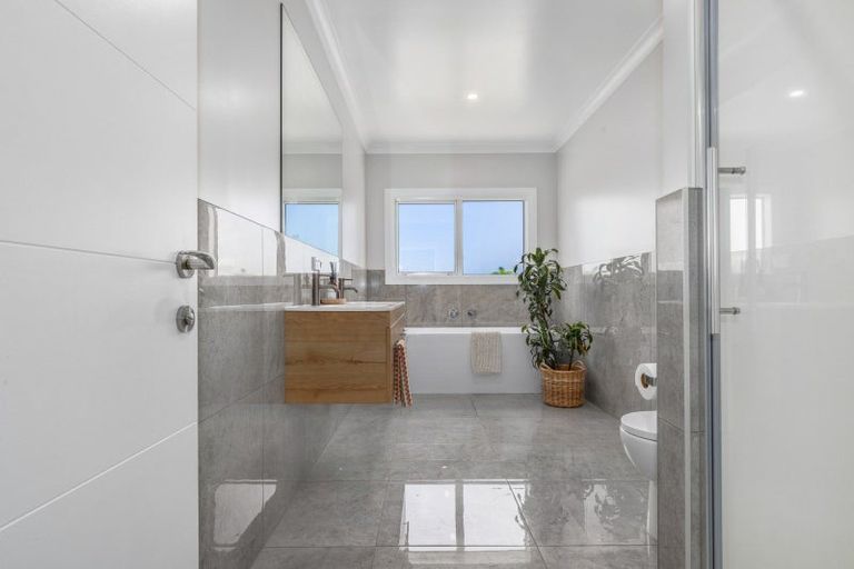 Photo of property in 9 Baxters Rise, Aotea, Porirua, 5024