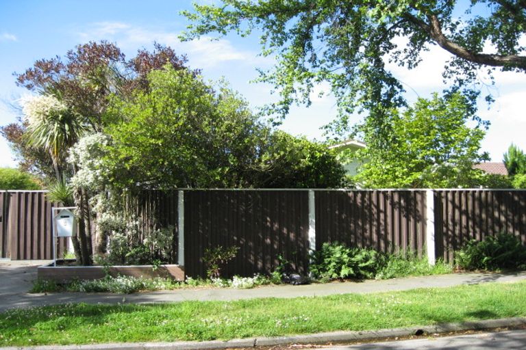 Photo of property in 5 Betula Place, Parklands, Christchurch, 8083