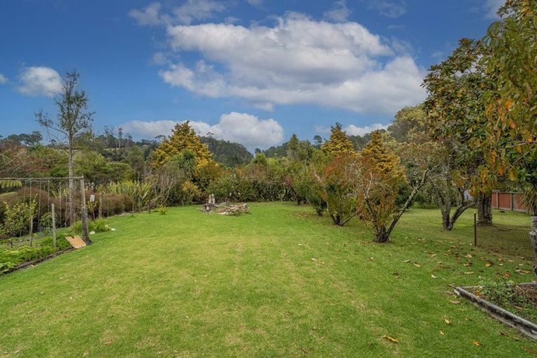 Photo of property in 12 Captain Cook Road, Cooks Beach, Whitianga, 3591