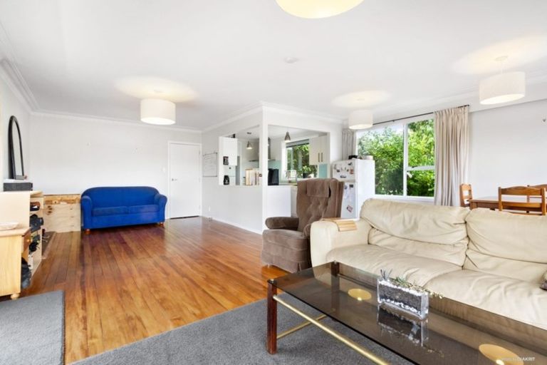 Photo of property in 170 Colwill Road, Massey, Auckland, 0614
