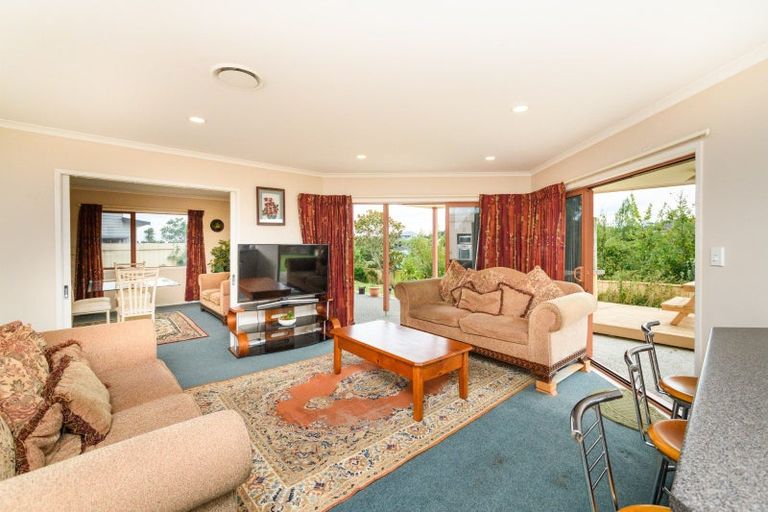 Photo of property in 12 Silkwood Place, Fitzherbert, Palmerston North, 4410