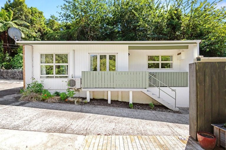 Photo of property in 6a Julia Place, Tawa, Wellington, 5028