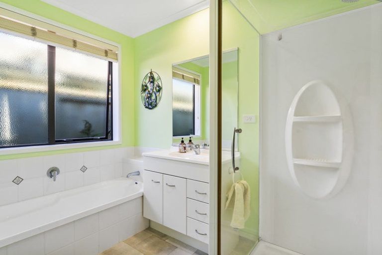 Photo of property in 6 Carrington Drive, Papamoa Beach, Papamoa, 3118