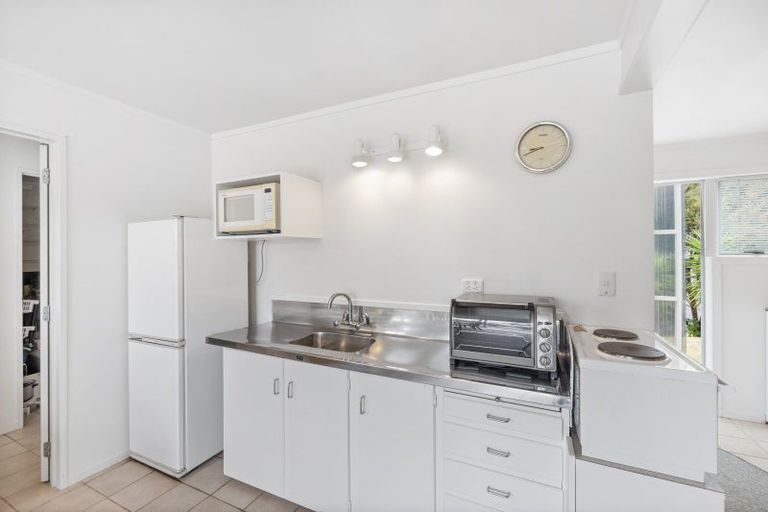 Photo of property in 14 Holiday Crescent, Mangawhai Heads, Mangawhai, 0505