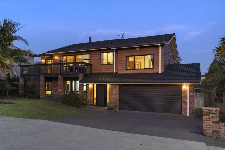 Photo of property in 54 Marina View Drive, West Harbour, Auckland, 0618