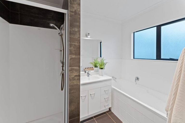 Photo of property in 76 Oranga Street, Westown, New Plymouth, 4310