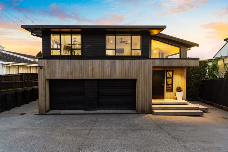 Photo of property in 172 Bleakhouse Road, Mellons Bay, Auckland, 2014