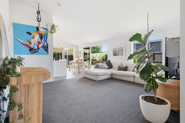 Photo of property in 42 Butterworth Crescent, Papamoa Beach, Papamoa, 3118