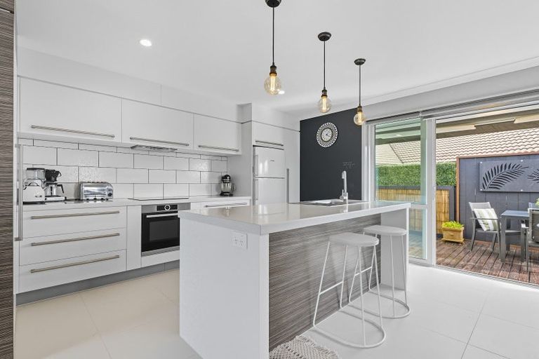 Photo of property in 11 Haden Place, Omokoroa, 3114