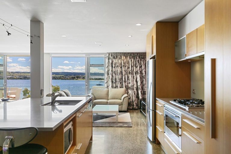 Photo of property in 3/2 Lowell Place, Waipahihi, Taupo, 3330