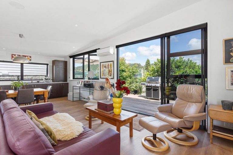 Photo of property in 114 Tamaki Road, Whangamata, 3620