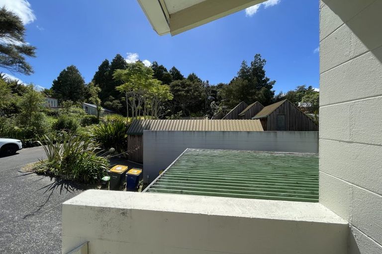 Photo of property in 4 Wyvern Place, Glenfield, Auckland, 0629
