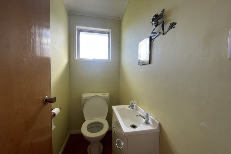 Photo of property in 5 Kapiti Place, Sunnynook, Auckland, 0620