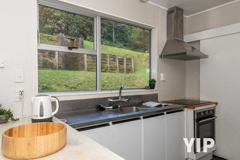 Photo of property in 93 Black Rock Road, Newlands, Wellington, 6037