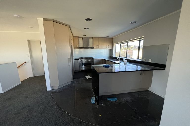 Photo of property in 5 Macadamia Close, Goodwood Heights, Auckland, 2105