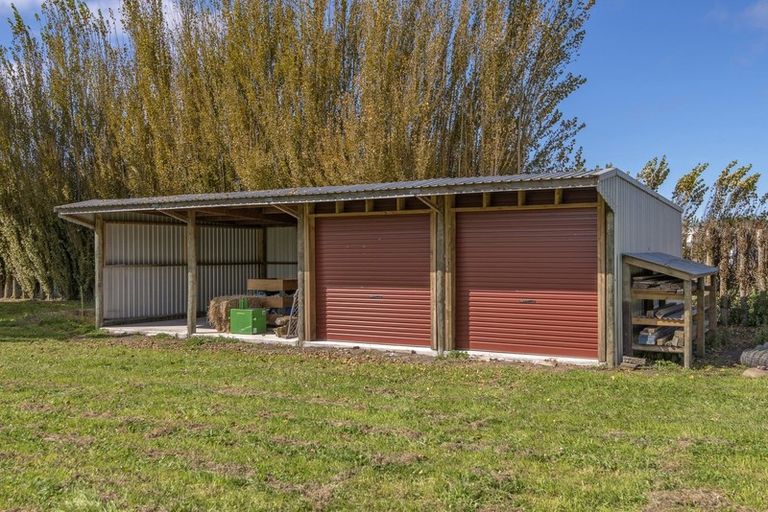 Photo of property in 21 Mcsaveneys Road, Marshland, Christchurch, 8051