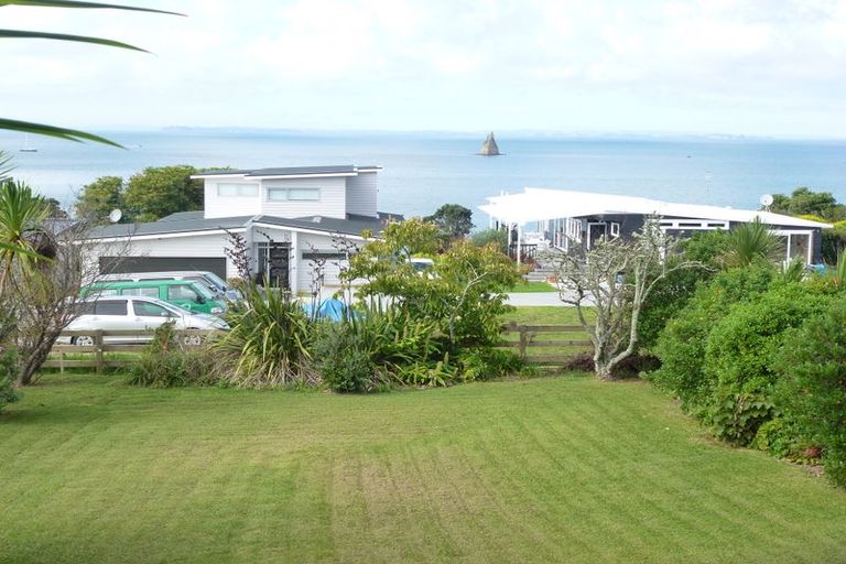 Photo of property in 1049 Whangaparaoa Road, Tindalls Beach, Whangaparaoa, 0930