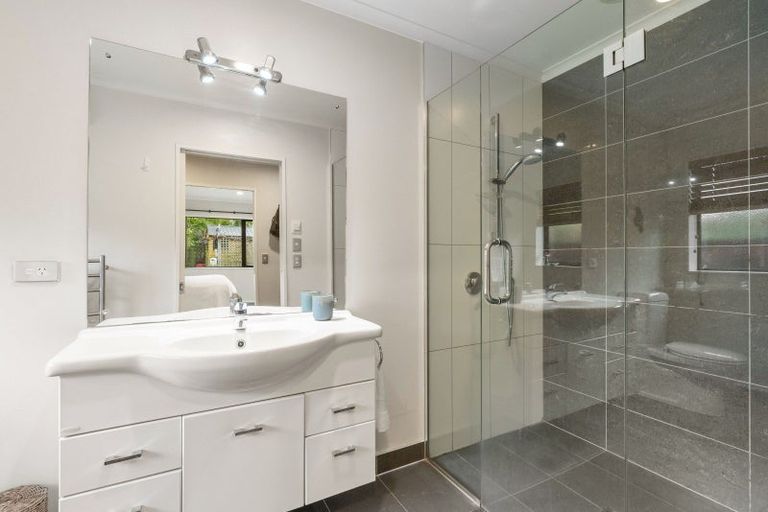 Photo of property in 6 Nimmo Avenue, Waikanae, 5036