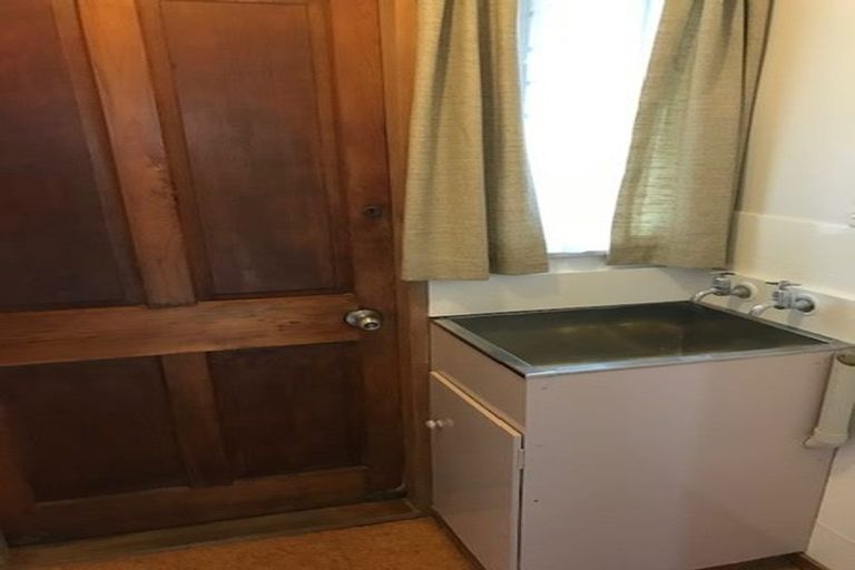 Photo of property in 1/33 Hector Street, Seatoun, Wellington, 6022