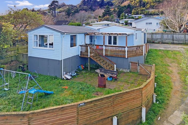 Photo of property in 42 Parenga Street, Wainuiomata, Lower Hutt, 5014