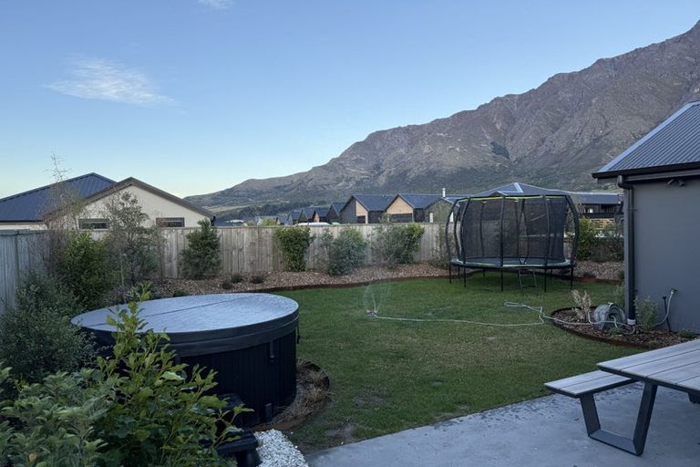 Photo of property in 8 Barn Road, Jacks Point, 9371