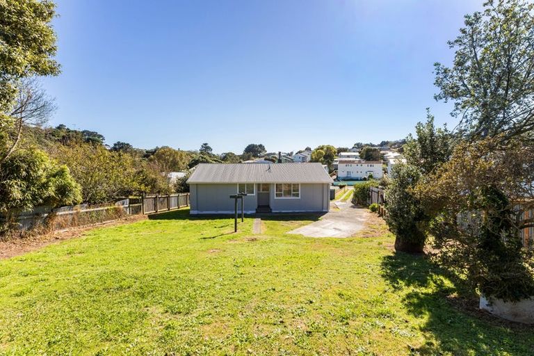 Photo of property in 25 Loongana Street, Waitangirua, Porirua, 5024