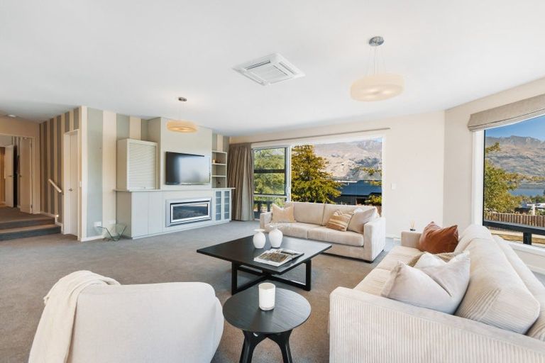 Photo of property in 2 Island View Place, Wanaka, 9305