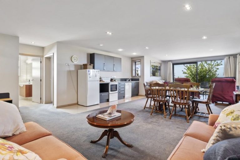 Photo of property in 2/26 Pillans Road, Otumoetai, Tauranga, 3110