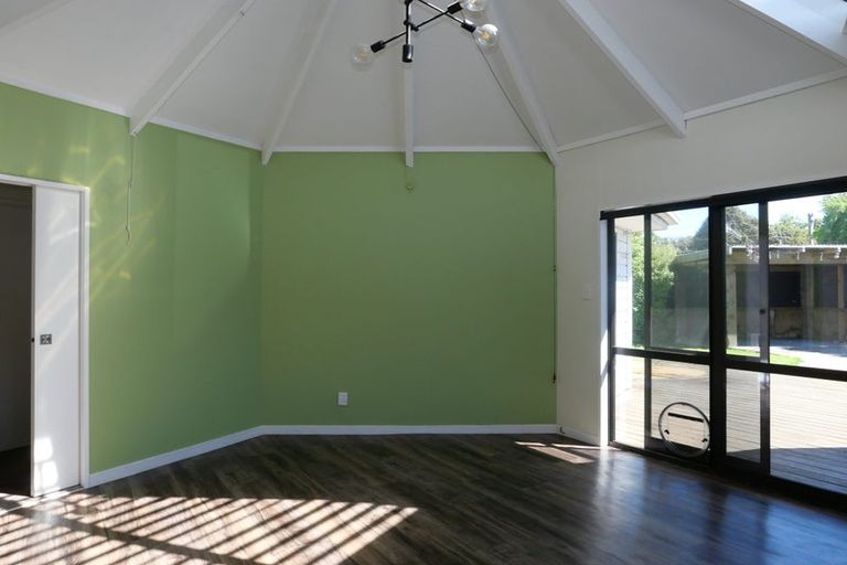 Photo of property in 3 Nugget Grove, Raumati Beach, Paraparaumu, 5032