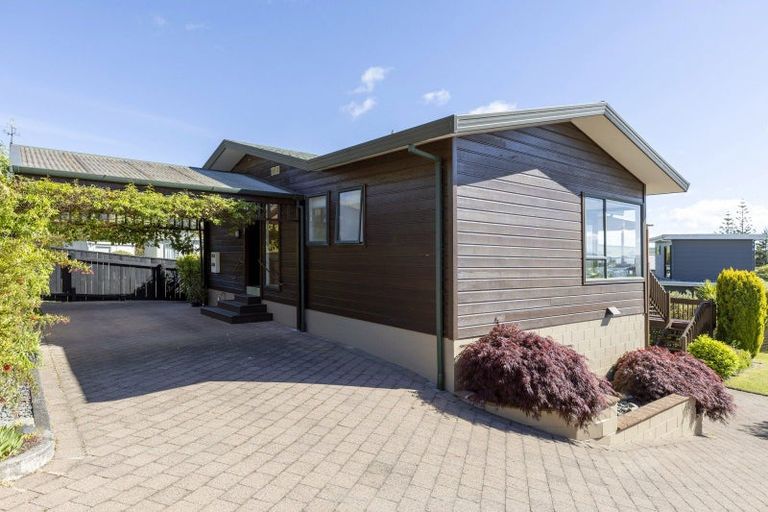 Photo of property in 1 Scenic Heights, Acacia Bay, Taupo, 3330