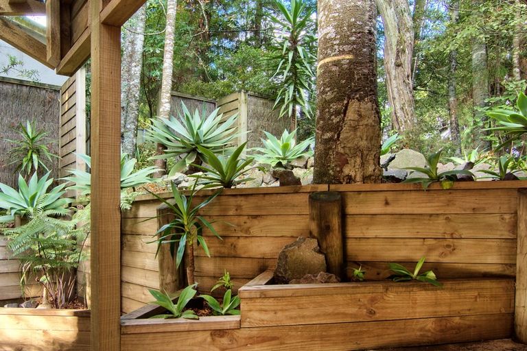 Photo of property in 11 Minnehaha Avenue, Titirangi, Auckland, 0604