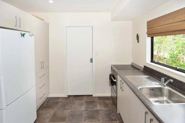 Photo of property in 2/73 Athena Drive, Totara Vale, Auckland, 0629