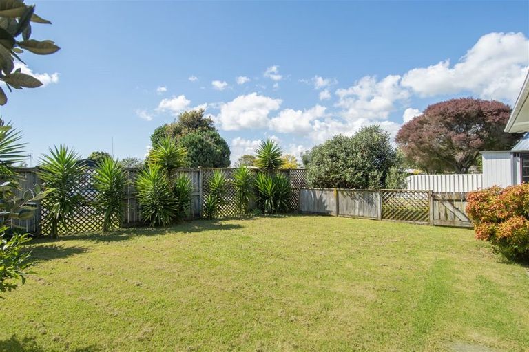 Photo of property in 5 Longstead Avenue, Papamoa Beach, Papamoa, 3118