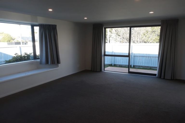 Photo of property in 2/3 Lansbury Avenue, Strowan, Christchurch, 8052