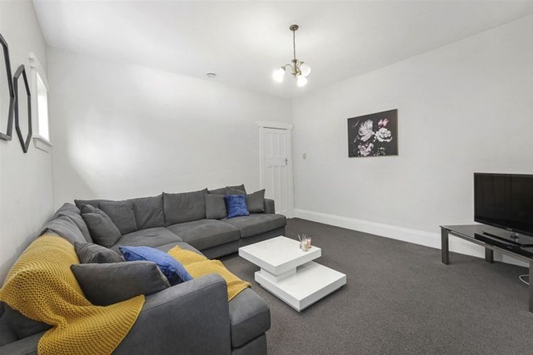 Photo of property in 1/19 Hills Road, Edgeware, Christchurch, 8013