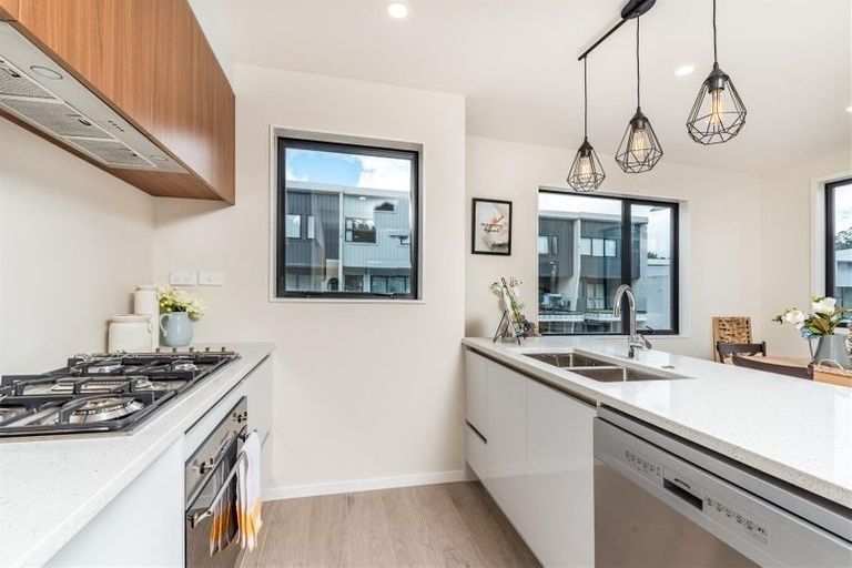 Photo of property in 4/5 Perekia Street, Albany, Auckland, 0632