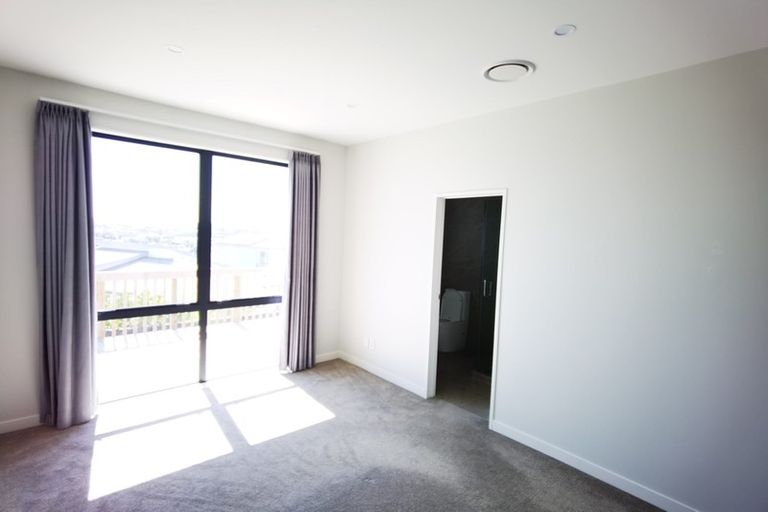 Photo of property in 14 Woodridge Drive, Stanmore Bay, Whangaparaoa, 0932