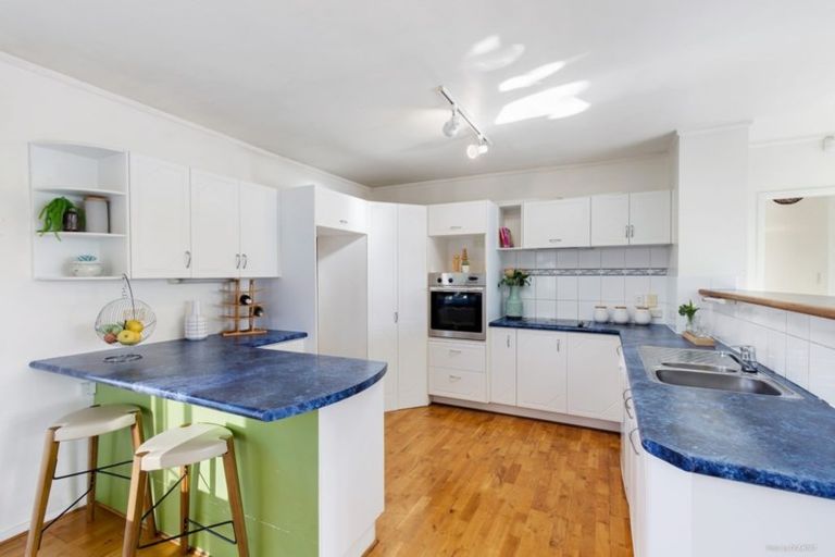 Photo of property in 39 Waitaki Street, Henderson, Auckland, 0612