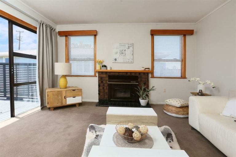 Photo of property in 216a Sturges Road, Henderson, Auckland, 0612