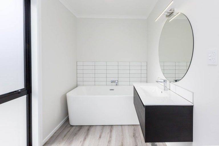 Photo of property in 11 Mawai Hakona Drive, Wallaceville, Upper Hutt, 5018