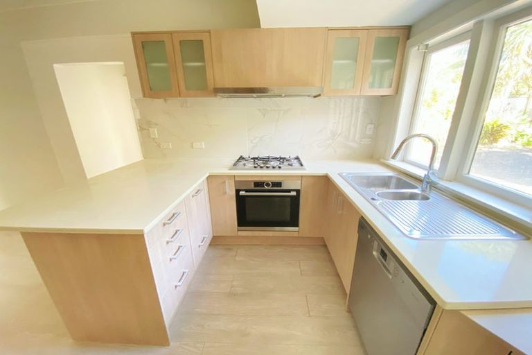 Photo of property in 1/28 Rangitoto Terrace, Milford, Auckland, 0620